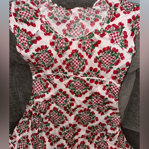 VINTAGE 70s Pluckily Mary Robe - Strawberries🍓 & Cherries 🍒 - Picture 5 of 11